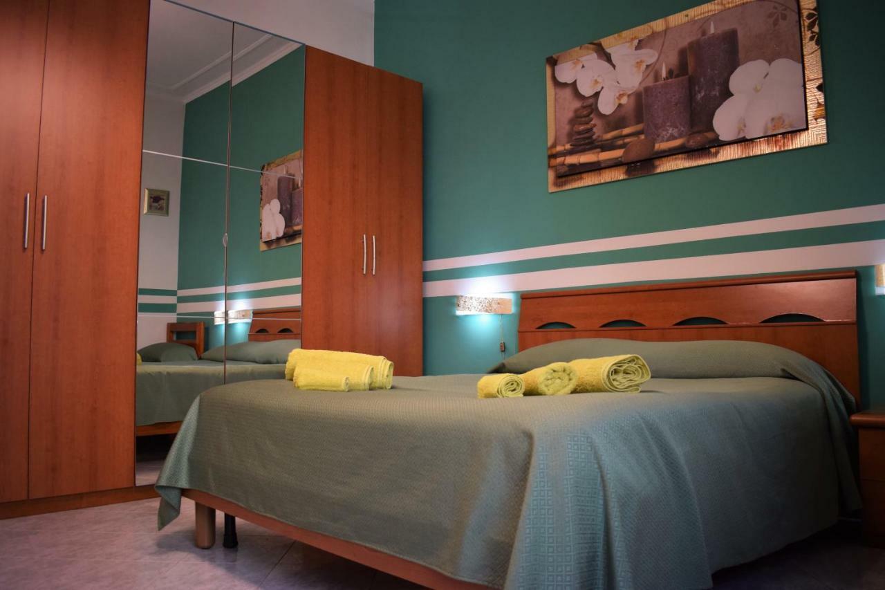 I Petali Guest House Рим Екстериор снимка