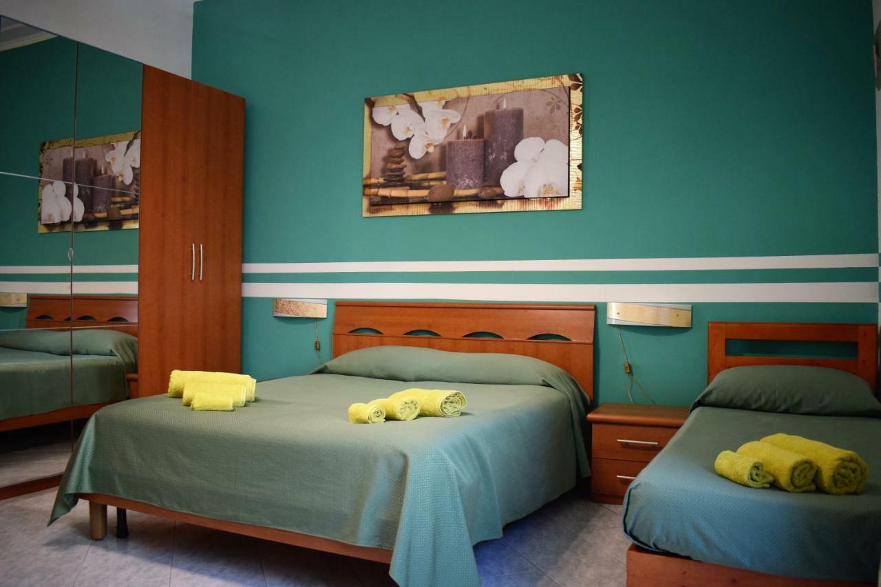 I Petali Guest House Рим Екстериор снимка
