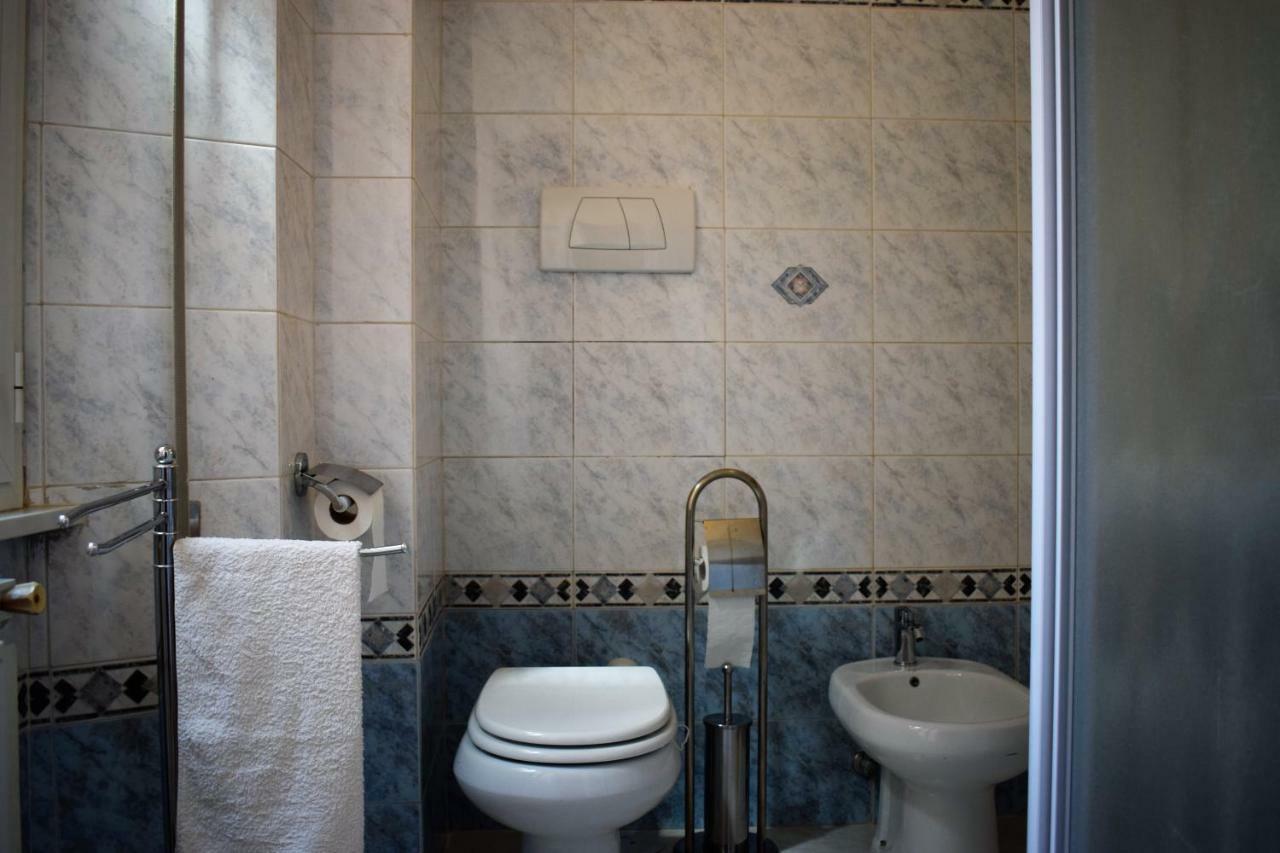I Petali Guest House Рим Екстериор снимка